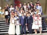 Общее фото А.Веселова с выпускниками