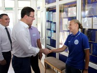Дмитрий Азаров познакомился с одной из лучших футболисток района - Валерией Беляковой.jpg