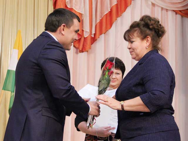 Вручение удостоверений