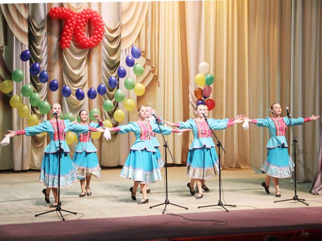 Выступление творческих коллективов