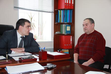 Прием граждан ведет глава района Алексей Веселов