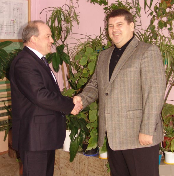 Глава муниципального района Сергиевский Анатолий Шипицин и министр образования и науки Самарской области Дмитрий Овчинников