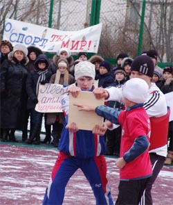 Открытие спортивной площадки в поселке Суходол