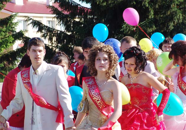 Дефиле выпускников 2008 года