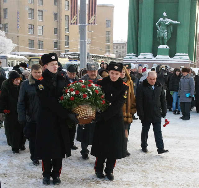 Церемония возложения цветов