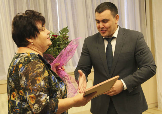 Вручение денежных сертификатов