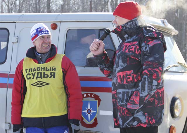 Соревнования открывает А.Екамасов