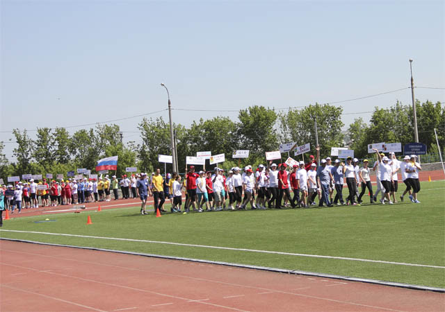Торжественный выход команд